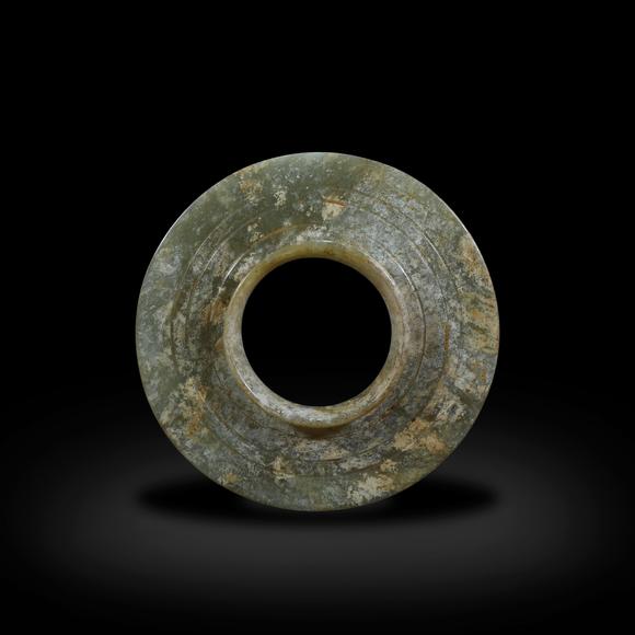 春和美術(shù)青玉有領(lǐng)玉璧