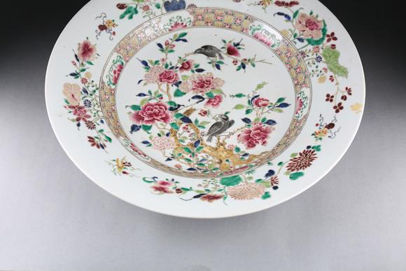 萬領(lǐng)國際粉彩畫花鳥紋盤