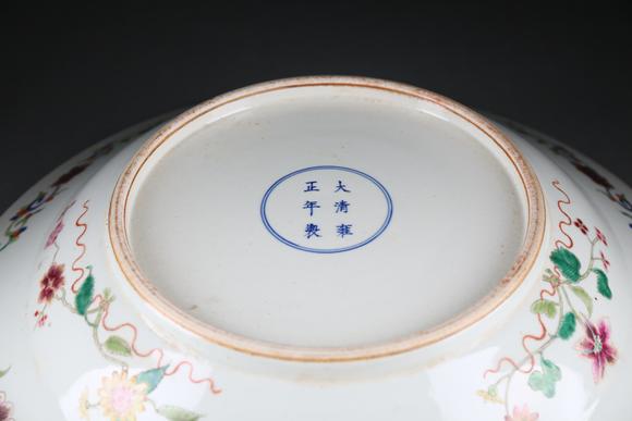 萬領(lǐng)國際粉彩畫花鳥紋盤