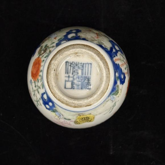 南京十竹齋粉彩雞缸杯