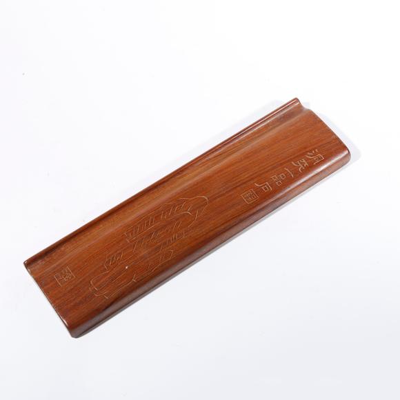弘楊株式會(huì)社黃花梨木雕鎮(zhèn)紙