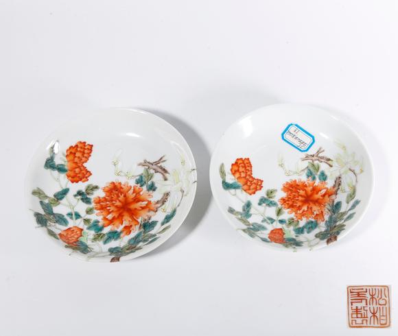 弘楊株式會(huì)社粉彩花卉紋盤（一對(duì)）
