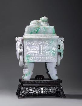 清 老坑翡翠夔龍彎足鼎式爐