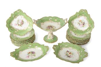 Lot 14 AN ENGLISH PORCELAIN PART DINNER SERVICE