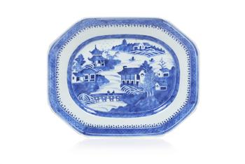 A Chinese export porcelain octagonal platter