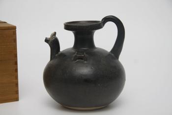 晉朝  黑釉雞首執(zhí)壺