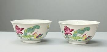 清雍正  粉彩蓮塘鴛鴦紋碗