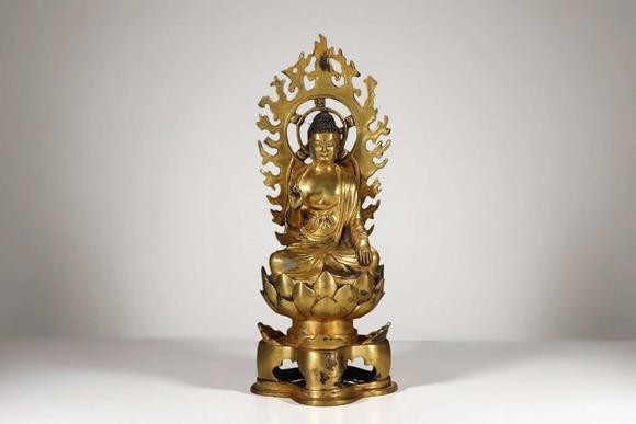 東京蕓術(shù)明 銅胎鎏金釋迦牟尼佛坐像