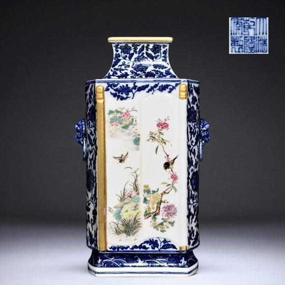 東京蕓術(shù)清乾隆 青花粉彩花鳥(niǎo)紋獸頭瓶