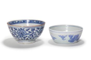 A Pair of Blue and White Porcelain Bowls, 16th–17th C Pr.