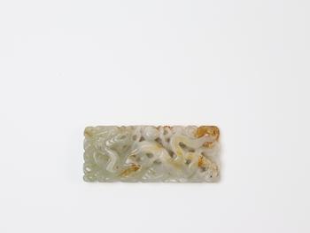 白玉紅沁鏤雕帶飾
