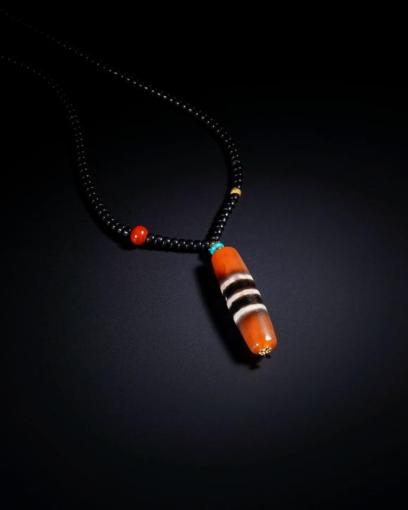 Cascade'sBlack agate horizontal bead pendant | 清 瑪瑙橫紋天珠掛飾