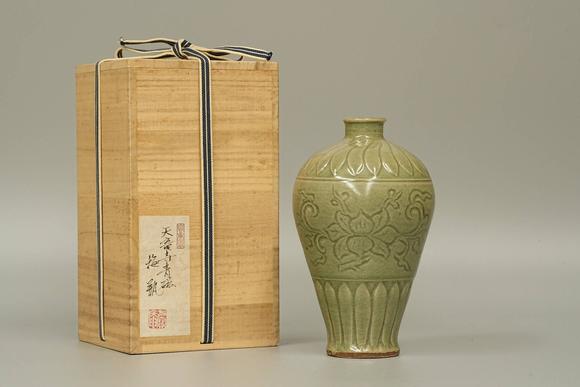 京都祇園會拍賣|京都祇園會2026年8月秋季拍賣會明 天龍寺龍泉青瓷梅瓶 日本桐箱附 本物保證