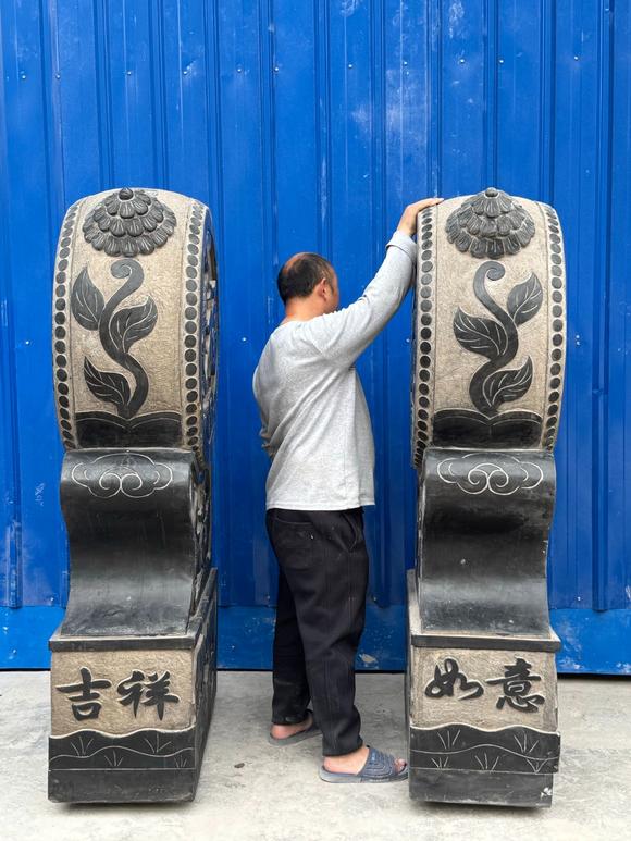 東京蕓術(shù)老黑青石抱石鼓門墩。