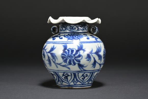 三杉美術(shù)青花花卉紋盤口小罐