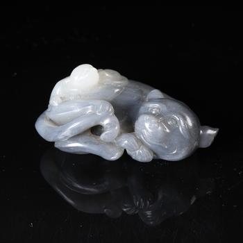 和田玉巧雕子母獸手把件