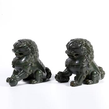 和田碧玉雕獅形擺件（一對）