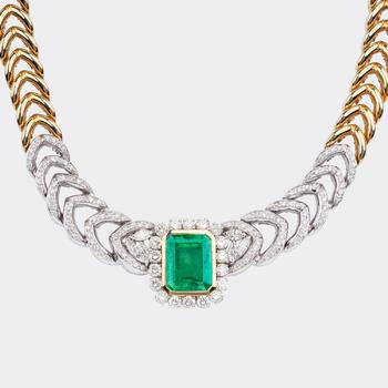 Excellent Diamond Gala Necklace with fine, high-carat Colombia Emerald.
