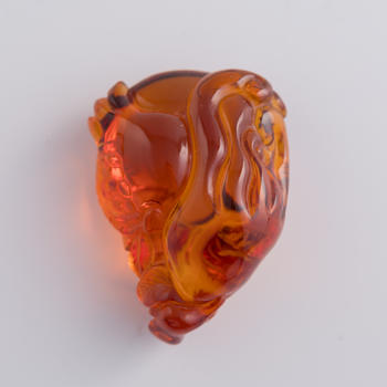 十九世紀 琥珀三多掛墜  A Chinese amber 'Three Abundances' pendant