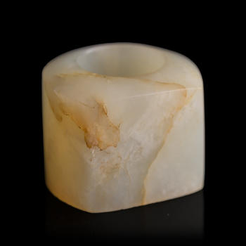 十九世紀 白玉扳指  A Chinese white jade archer’s ring