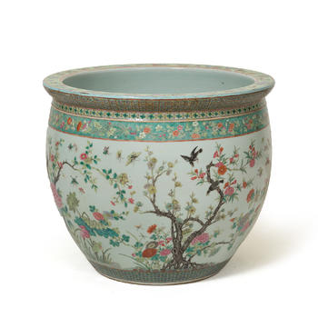 十九世紀 粉彩花鳥大缸  A large Chinese famille rose 'flower and bird' jar
