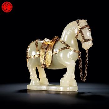 明 圓雕白玉馬（飾鎏金鞍）