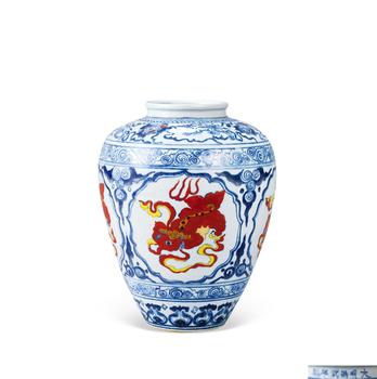 明洪武 青花五彩開光瑞獸紋罐