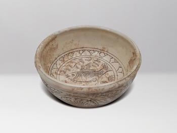 宋  白釉刻花缽