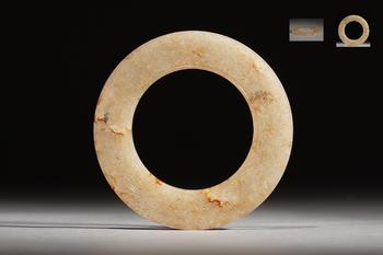 勾雲(yún)紋玉環(huán)