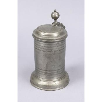 Beer mug, 18th century, pewter. Fla