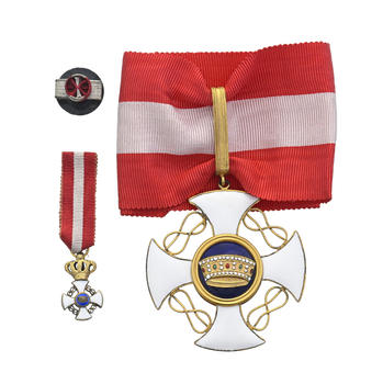 Royaume d'Italie, Ordre de la Couronne, fondé en 1868, croix de Commandeur en vermeil et émail
