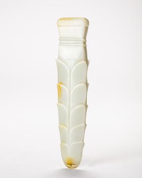 蓮瓣紋柄形器