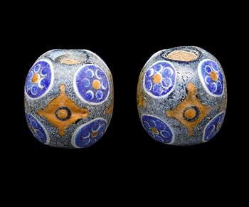 SUITE DE DEUX PERLES