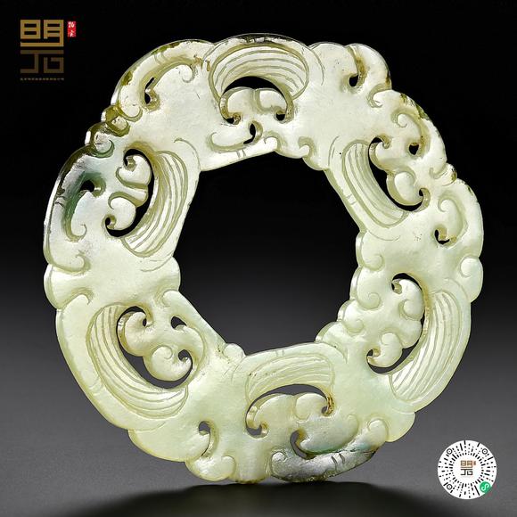 北京明石拍賣有限公司明 黃玉鏤雕卷云紋璧