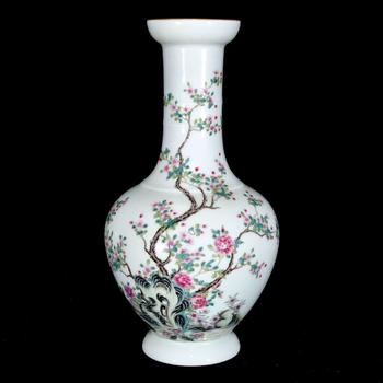 粉彩花鳥(niǎo)紋瓶