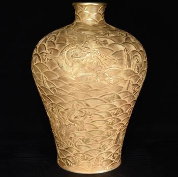 金地浮雕龍紋梅瓶