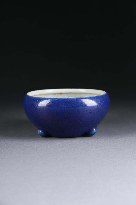 春和美術(shù)藍釉三足洗