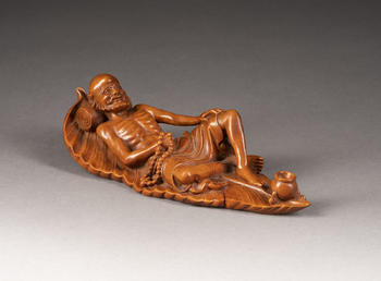 黄杨木雕卧罗汉像 a boxwood statue of a crouching arhat 估价 eur