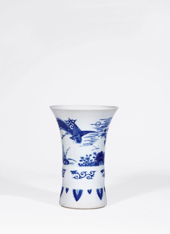 明崇祯青花花卉凤纹花觚