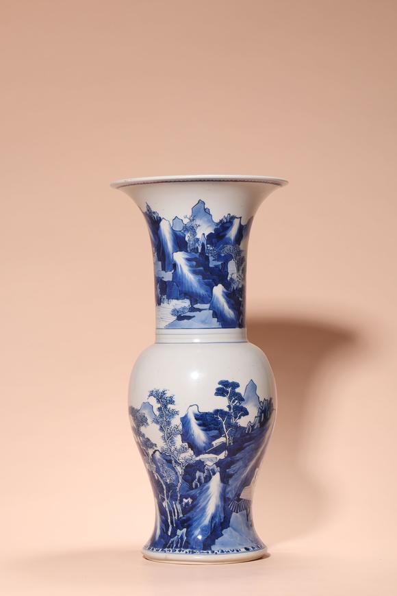 清康熙青花山水纹凤尾尊