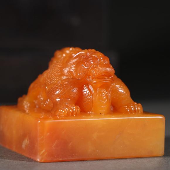 田黄石交龙扭印章_清 田黄石交龙扭印章估价_清 田黄石交龙扭印章高清