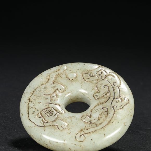宋时代和田玉龙虎圆形佩_宋时代和田玉龙虎圆形佩估