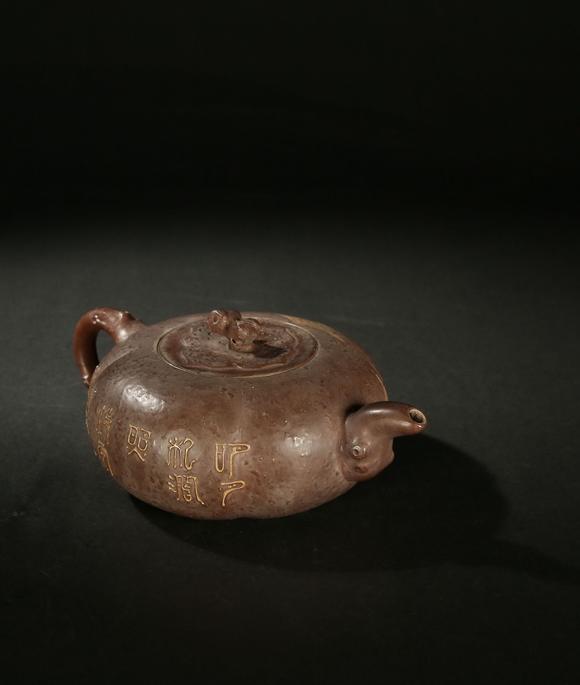 民代金鼎商标紫砂泥绘纹壶