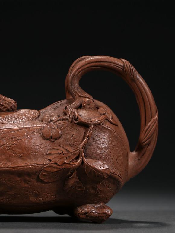东京四季春秋清 陈鸣远作紫砂花生形茶壶