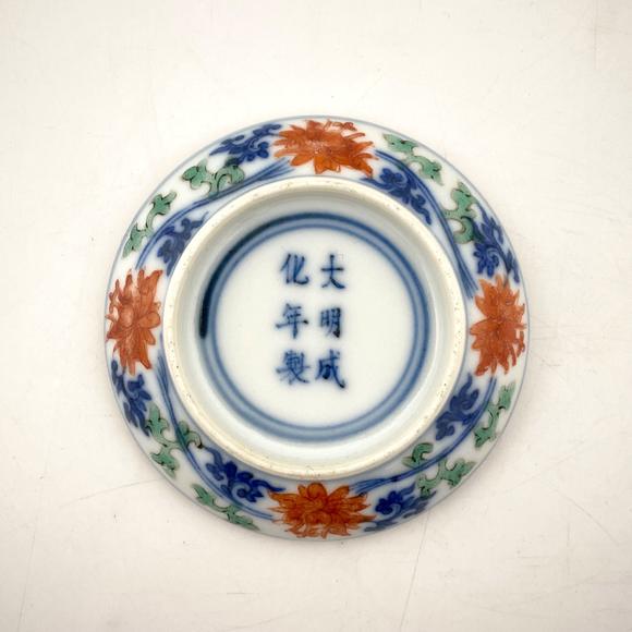 古龙会清「大明成化年製」款 鬥彩 花紋 印盒 二重箱