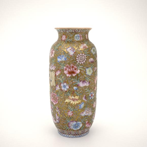 古龙会「乾隆年制」款 百花纹 瓶