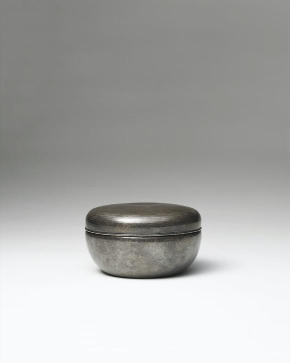 大正纯银锤目果子器_大正纯银锤目果子器估价_大正纯银锤目果子器高清大
