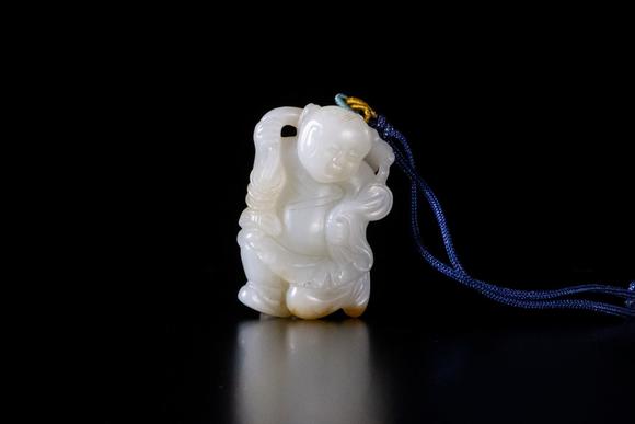 日本富士白玉刘海戏金蟾