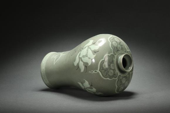 koreanporcelainplumvase高丽瓷梅瓶