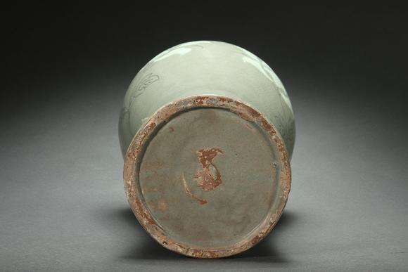 koreanporcelainplumvase高丽瓷梅瓶